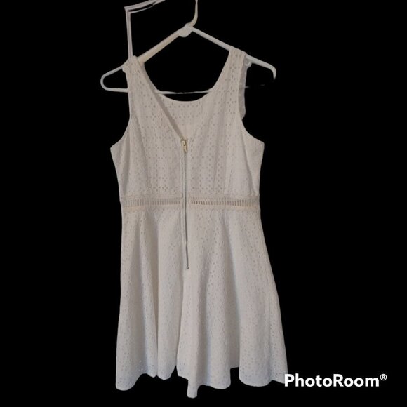 Black Swan White Eyelet Dress-Size M - Picture 2 of 7